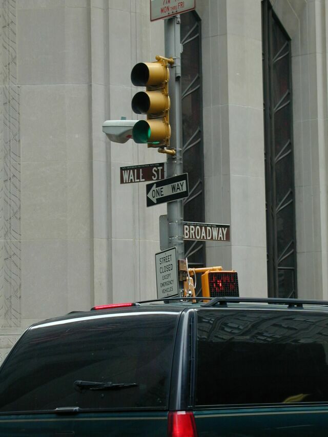 Broadway corner Wallstreet